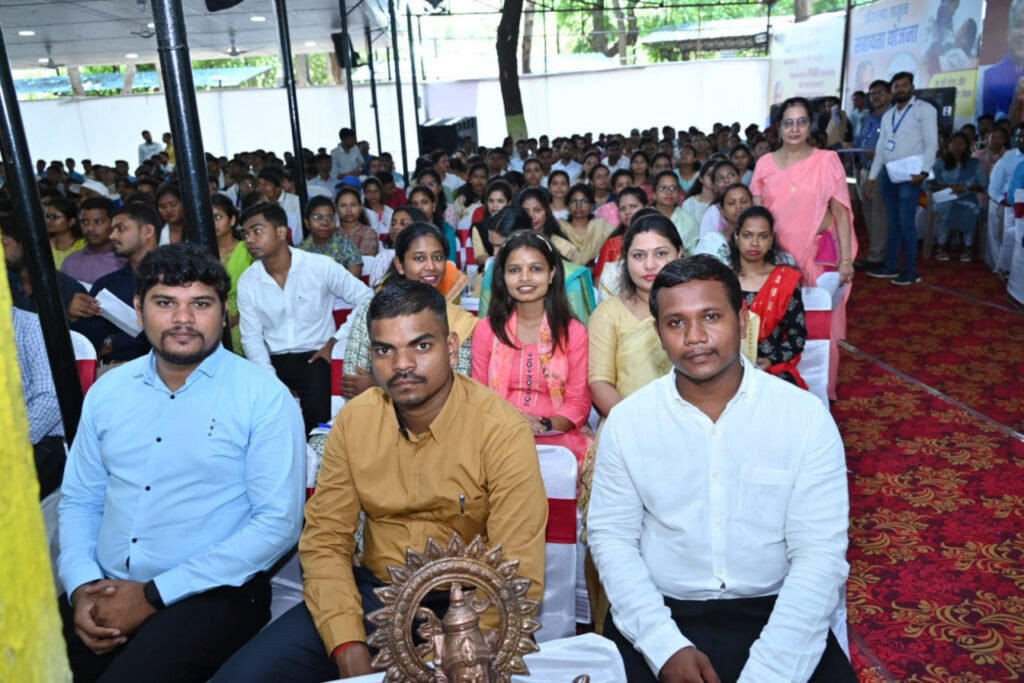 छत्तीसगढ़ की तर्ज पर भारत सरकार 12वीं के साथ आईटीआई कराने पर विचार कर रही और हमने प्रमाण पत्र भी वितरित कर दिए : मुख्यमंत्री भूपेश बघेल 4 1691824411 ec626e63914884bf8fe9