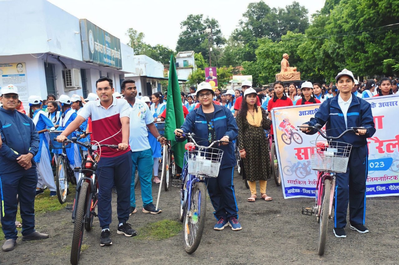 स्वतंत्रता दिवस के पूर्व साइकिल रैली का आयोजन कर मनाया गया आजादी का उत्सव, कलेक्टर, एस पी, स्कूली बच्चों, खिलाड़ियों सहित सभी वर्ग के लोगों ने रैली में लिया भाग 1 1691994750 cc1ef23e861eeb347c6f