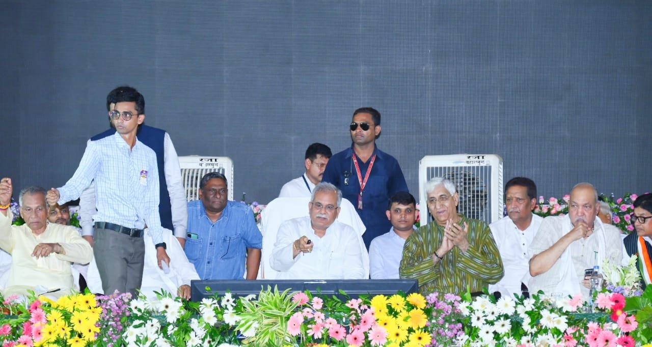 मुख्यमंत्री ने 13 नए अनुविभागों और 18 नई तहसीलों का किया वर्चुअल शुभारंभ, राज्य में राजस्व अनुविभाग बढ़कर हुए 122 एवं तहसील 250<br> 1 1692530003 83a9bcdd330ba4b652fc