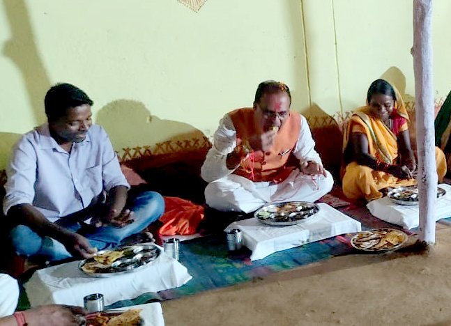 मुख्यमंत्री श्री चौहान ने किया ग्रामवासियों से संवाद 1 Inner Bhopal240823102820