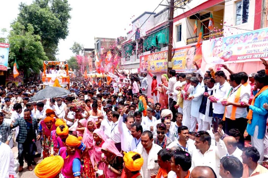 मुख्यमंत्री श्री चौहान के आगर-मालवा में ‘जनदर्शन’ के दौरान उमड़ा जन-सैलाब 1 L Bhopal020823091430