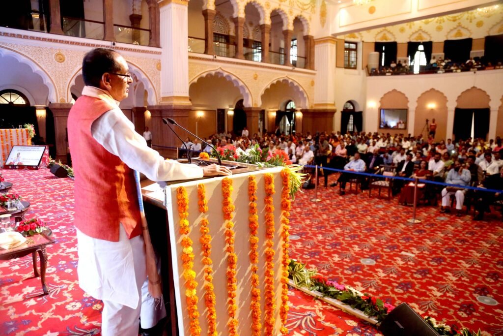 गरीब कल्याण हमारा दृढ़ संकल्प, निरंतर बढ़ेंगी बुनियादी सुविधाएँ और कल्याण योजनाएँ : मुख्यमंत्री श्री चौहान 1 L Bhopal080823082451