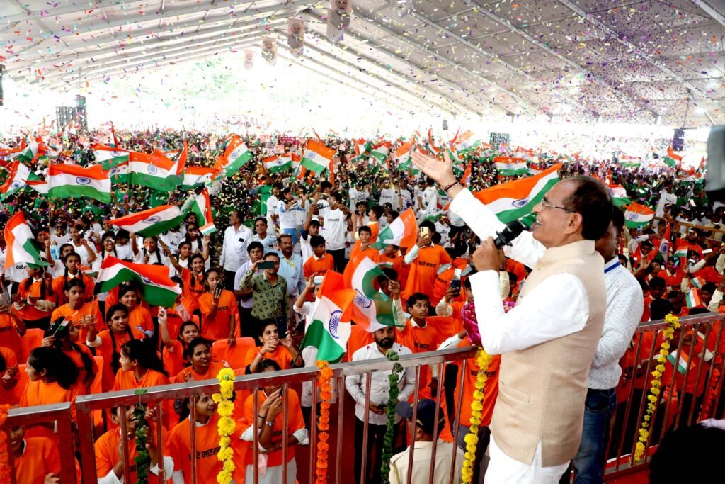 देशभक्ति और राष्ट्रप्रेम से सराबोर हुआ बुधनी नगर 1 L Bhopal130823082209