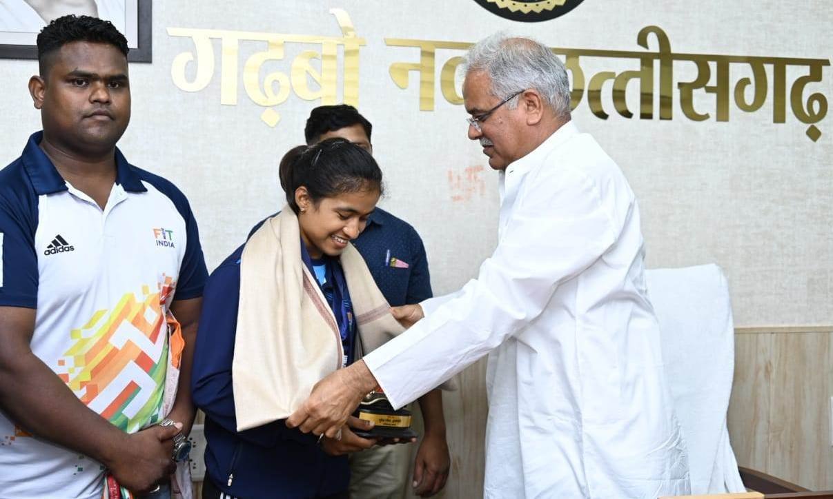 CM's promise: Chhattisgarh weightlifter Gyaneshwari Yadav appointed as Assistant Sub-Inspector in state police 1 WhatsApp Image 2023 08 03 at 12.53.40