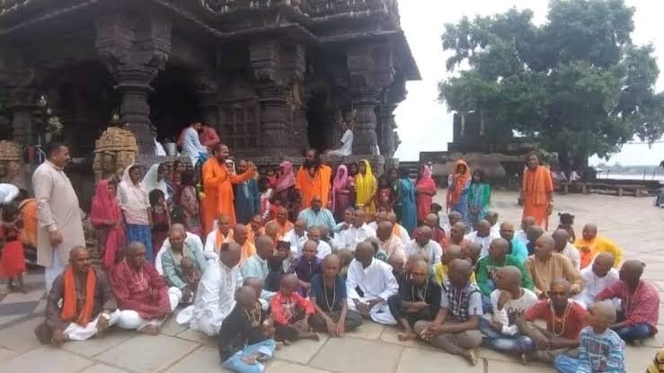 मध्य प्रदेश: देवास में 35 परिवार बने हिंदू, कहा- रक्त में प्रवाहित है सनातन धर्म 1 images 36