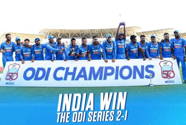 IND vs WI 3rd ODI: भारत ने वेस्टइंडीज को 200 रन से हराया, सीरीज 2-1 से अपने नाम की, शार्दुल ने चार विकेट झटके 1 images 38