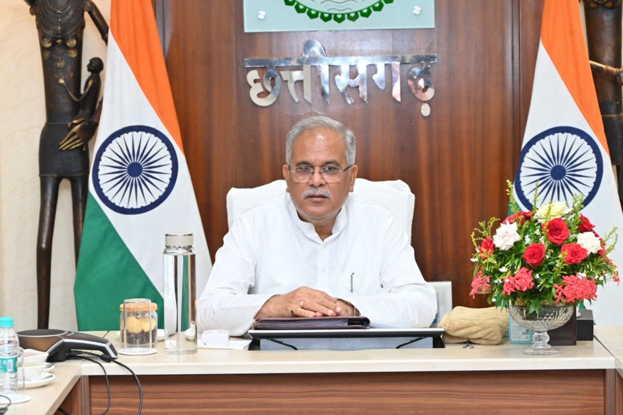 छत्तीसगढ़ सरकार की कैबिनेट की बैठक में कई अहम निर्णय- आवासहीनों और कच्चे कमरे वाले परिवारों को मिलेगा पक्का मकान, औद्योगिक इकाईयों को संपत्ति कर में छूट 1 1693674549 0f8a4575ec87c87562a0
