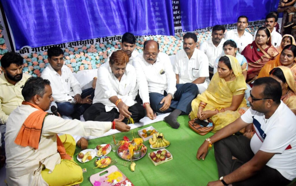 प्रदेश में सबसे अधिक सोलर हाई मास्ट लाइट लगाने वाला जिला कबीरधाम: केबिनेट मंत्री अकबर<br> 2 1694102299 0937e4fa81a0d2c9a41a