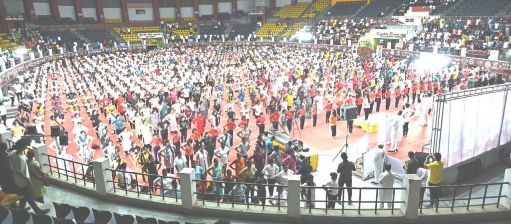 छत्तीसगढ़ में का बनेगा योगासन का वर्ल्ड रिकॉर्ड : दो हजार से अधिक योग साधकों ने सेतुबंध आसन का किया पूर्वाभ्यास 3 1694253167 955939746c345230e78a