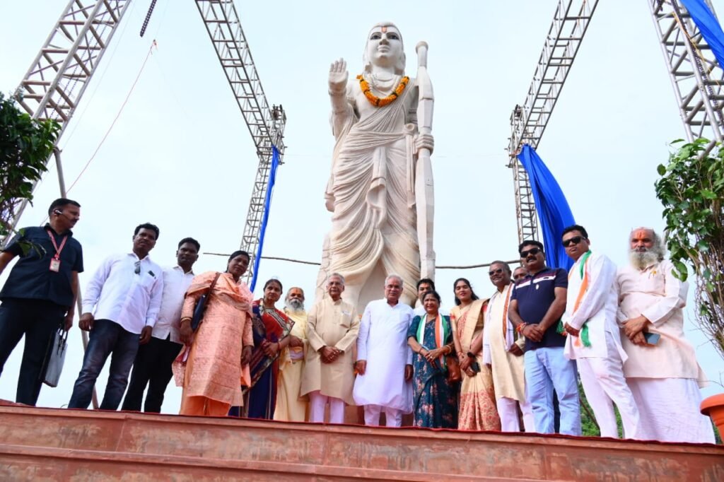 मुख्यमंत्री भूपेश बघेल ने नगरी-सिहावा के मुकुंदपुर में राम वन गमन पर्यटन परिपथ के निर्माण कार्यों का किया लोकार्पण<br> 3 1694429299 71368efa0a3ee8ba9eb3