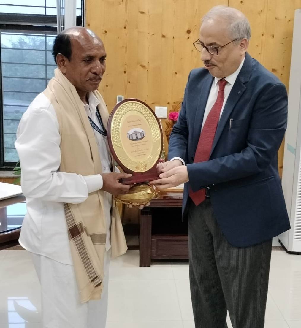 मुख्य न्यायाधीश रमेश सिन्हा ने दंतेवाड़ा जिला न्यायालय परिसर में प्राथमिक स्वास्थ्य केंद्र का किया वर्चुअल शुभारंभ, न्यायाधीशगणों, कर्मचारियों और सुदूर क्षेत्रों से आने वाले पक्षकारों एवं आगंतुको को मिलेगा लाभ 1 1696002455 50757b23472d7a656a50