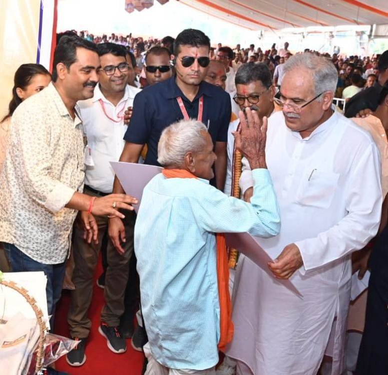 The transformative changes occurring in Chhattisgarh with the blessings of Lord Shri Ram, an inspiration to the entire country, says CM Baghel 4 WhatsApp Image 2023 09 19 at 22.11.05 1