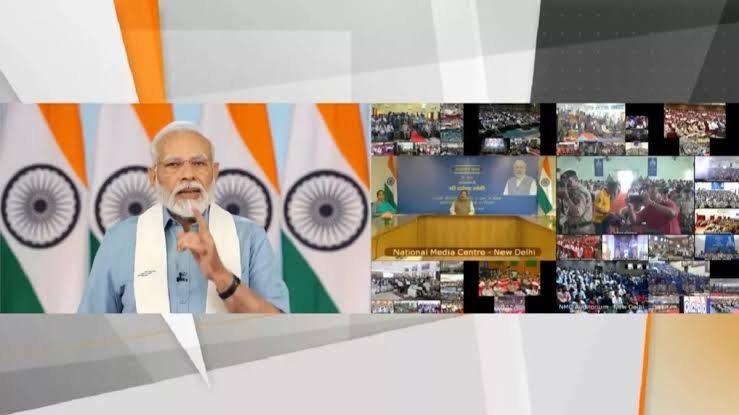 Rozgar Mela 2023: PM मोदी ने दिया युवाओं को तोहफा, वीडियो कॉन्फ्रेंस के जरिए बांटे 51 हजार नियुक्ति पत्र 1 images 10