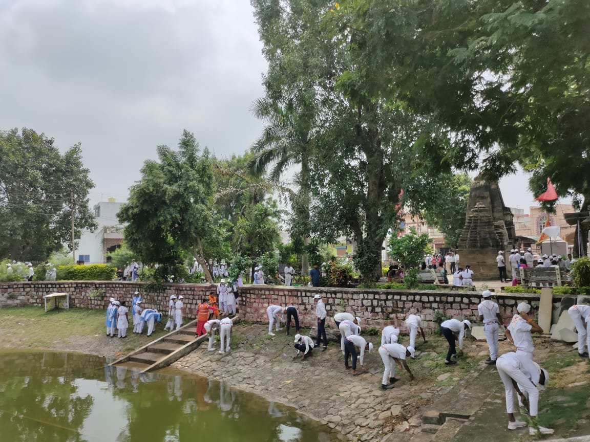 छत्तीसगढ़: राज्य को स्वच्छ एवं सुंदर बनाने के लिए लोगों ने स्वच्छता अभियान में दी भागीदारी 1 1696174962 6aeba97f953bbb4a0e65 1