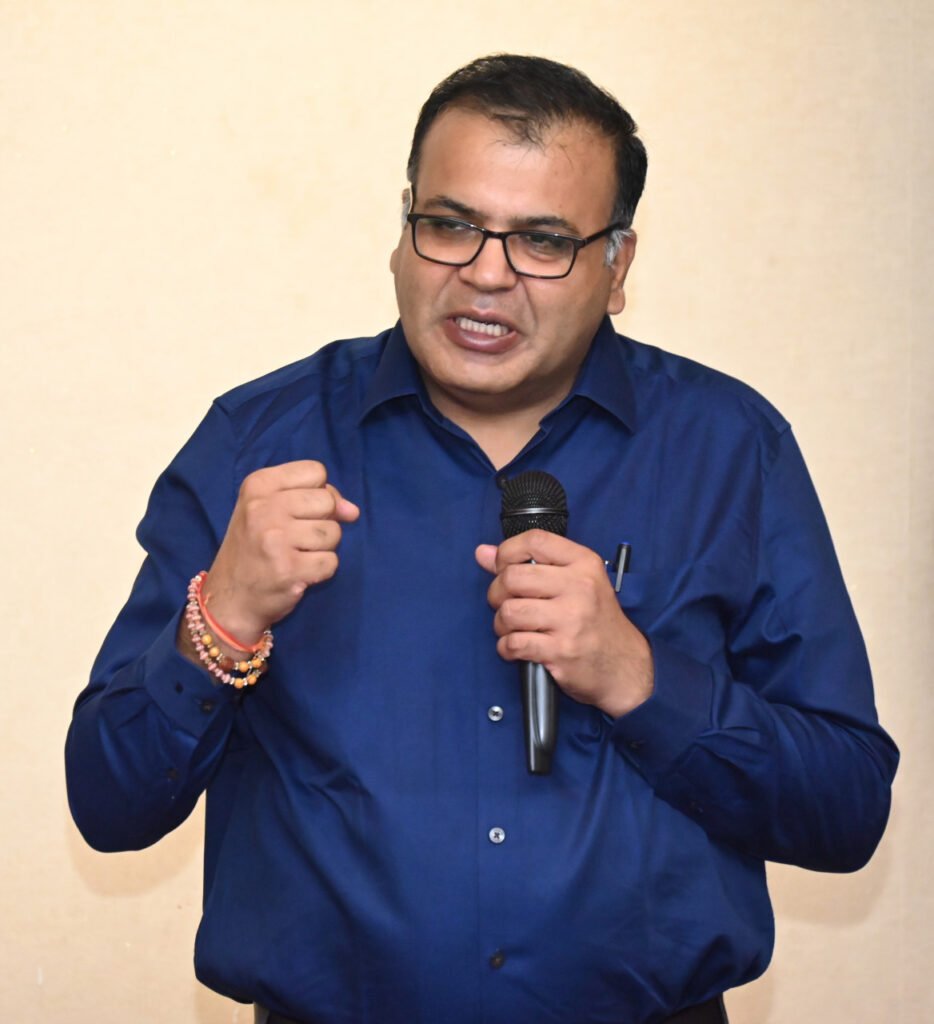 1696502018 6b39dd953ed64792a411