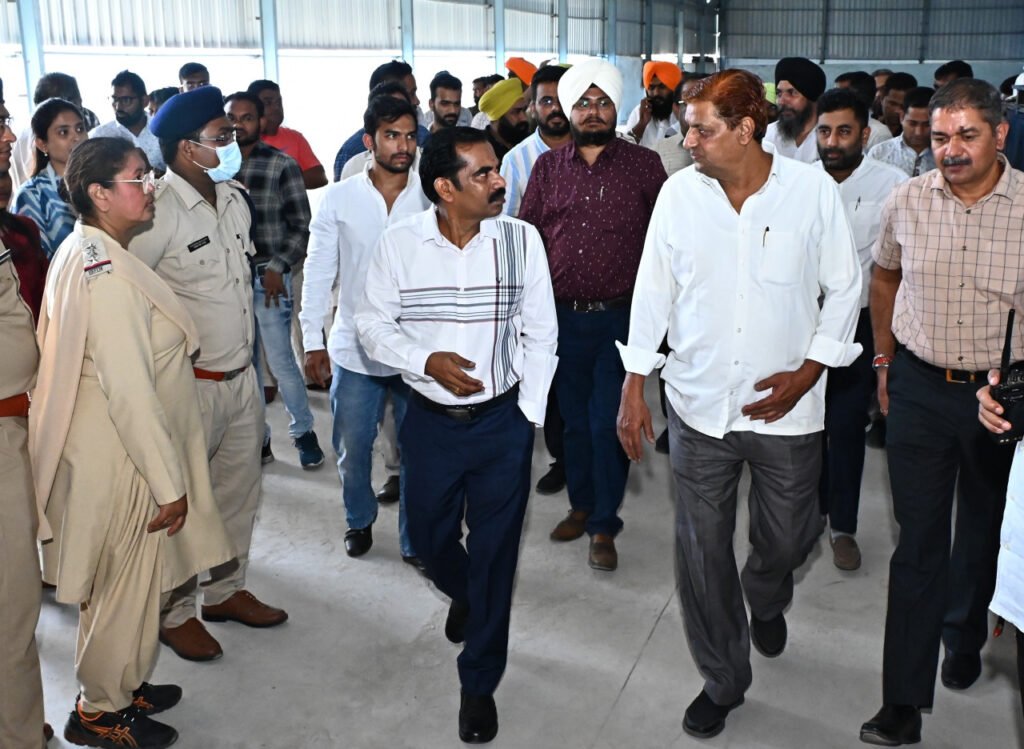 परिवहन मंत्री मोहम्मद अकबर ने राज्य का पहला पंजीकृत वाहन स्क्रैपिंग केंद्र का किया शुभारंभ 3 1696506625 0d4a2d21dff2eeaa818e