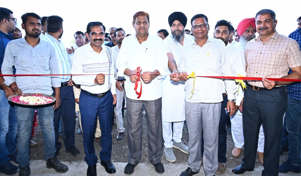 परिवहन मंत्री मोहम्मद अकबर ने राज्य का पहला पंजीकृत वाहन स्क्रैपिंग केंद्र का किया शुभारंभ 5 1696506849 033144b5754afba91611 1