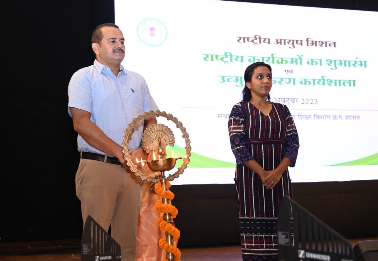 राष्ट्रीय आयुष मिशन के तहत 9 नए राष्ट्रीय कार्यक्रमों का शुभारंभ, चिकित्सकों के लिए उन्मुखीकरण कार्यशाला का आयोजन 1 1696691514 ee032e2ad15ff21ed367