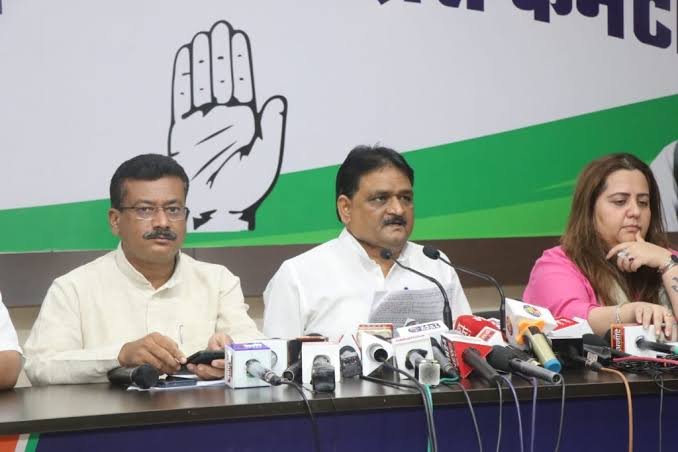 रविशंकर के बयान पर कांग्रेस का आरोप: कहा- अपने मंत्रिमंडल के भ्रष्टाचार की जांच क्यों नहीं कराती मोदी सरकार? 1 images 90