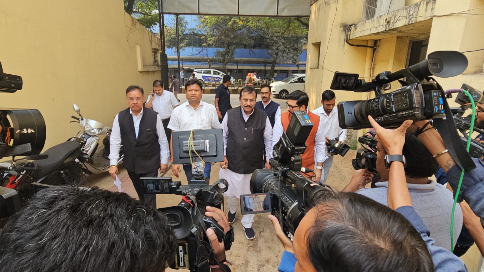 BJP demands to abstain Bijapur collecter from counting duty. 1 IMG 20231124 WA0010