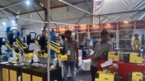 राजधानी रायपुर में इंडस्ट्रियल इंजीनियरिंग एक्सपो की धूम, स्टार्टअप के जरिए उद्योग लगाने वालो को मिल रहा मार्गदर्शन 3 IMG 20231126 WA0060 768x432 1