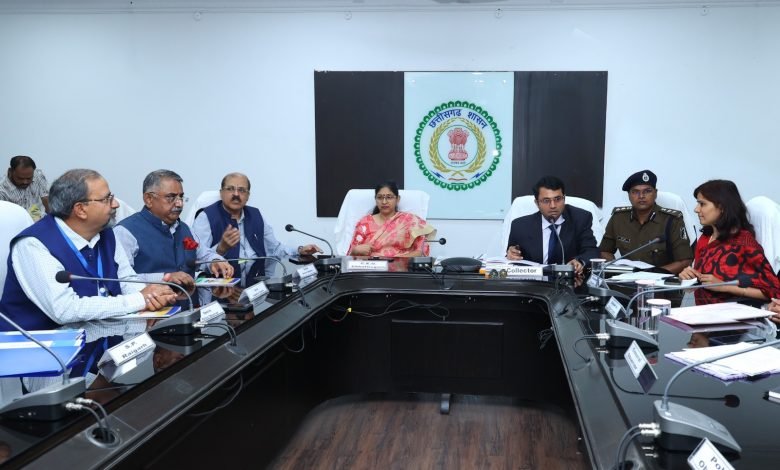 भारत निर्वाचन आयोग के विशेष प्रेक्षकों और सीईओ ने किया निर्वाचन की तैयारियों का निरीक्षण, दिए आवश्यक दिशा-निर्देश 1 WhatsApp Image 2023 11 15 at 20.17.14 780x470 1