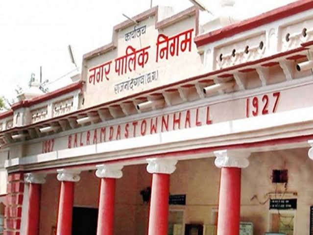 आयुक्त ने छठ पर्व के पूर्व शहर में तथा तालाबों के आस पास साफ सफाई व्यवस्था दुरूस्त करने के दिये निर्देश 1 images 42