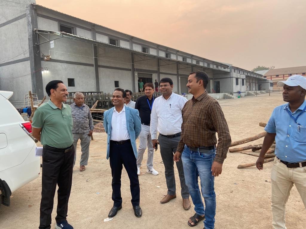 कलेक्टर एवं जिला निर्वाचन अधिकारी ने मतगणना स्थल की व्यवस्थाओं का लिया जायजा 4