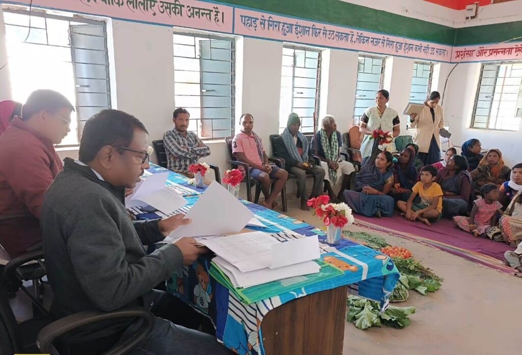 प्रधानमंत्री जनमन योजना का मुख्य उद्देश्य संपूर्ण रूप से सशक्त बनें पीवीटीजी समूहः मुख्यमंत्री विष्णुदेव साय<br> 2 1703442684 1096c246cf8cc4f0fe08