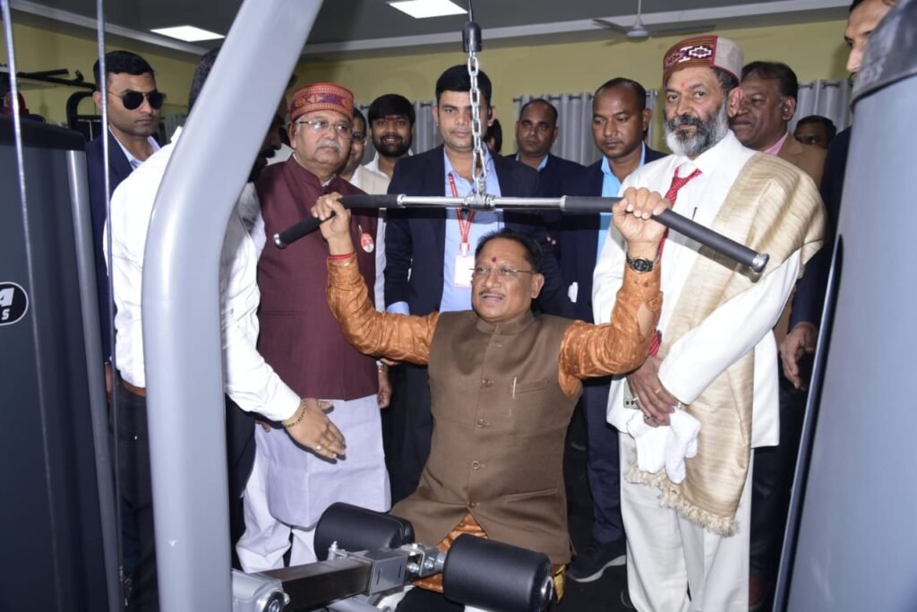 मुख्यमंत्री विष्णु देव साय ने व्यायाम शाला,धनवंतरी प्राकृतिक चिकित्सा केन्द्र और ज्ञानपथ का किया लोकार्पण 2 1703491994 fdf57d2d59bd2ac61b38