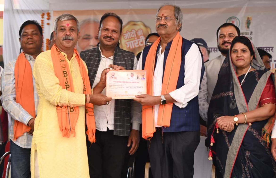 अन्नदाताओं से किया गया एक बड़ा वादा पूरा: कैबिनेट मंत्री बृजमोहन 1 1703514925 8038abe848fdfa59f520