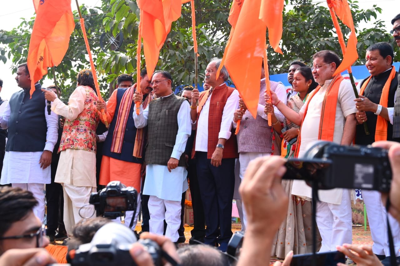 11 ट्रकों में 300 मिट्रिक टन चावल प्रभु राम लला की नगरी अयोध्या के लिए हुआ रवाना 1 1703923460 6e4ba08882a5cb0c840f