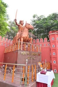 मुख्यमंत्री विष्णु देव साय ने शपथ ग्रहण के पहले दो महान विभूतियों को किया नमन 3 IMG 20231213 WA0060 682x1024 1