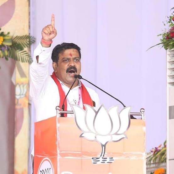 डिप्टी सीएम बनने के बाद विजय शर्मा आज जायेंगे अपने गृह नगर कवर्धा, स्वागत रैली पश्चात विशाल सभा को करेंगे सम्बोधित 1 image editor output image1152043180 1702691508366