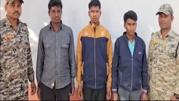 भाजपा नेता रतन दुबे की हत्या मामले में पुलिस को मिली कामयाबी, 4 नक्सली गिरफ्तार 1 naxali arrest