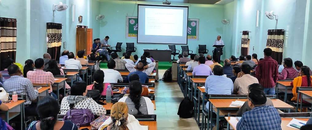 पोस्टल बैलेट गणना और माइक्रो आब्जर्वर को मतगणना प्रक्रिया का दिया गया प्रशिक्षण 1 training