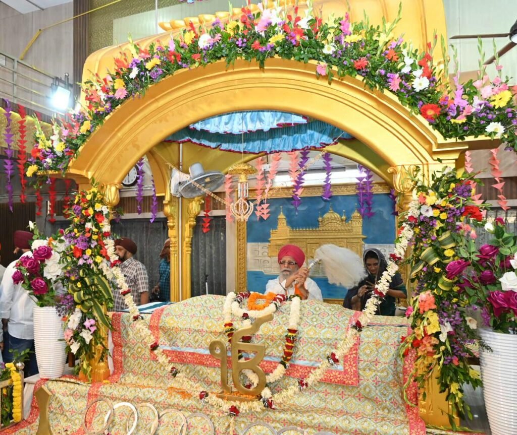 मुख्यमंत्री श्री साय सिखों के दशम गुरु गुरु गोविंद सिंह जी की जयंती समारोह में हुए शामिल, प्रदेशवासियों को प्रकाश पर्व की दी शुभकामनाएँ 2 1705479827 eb0839ea3efa3fb91671