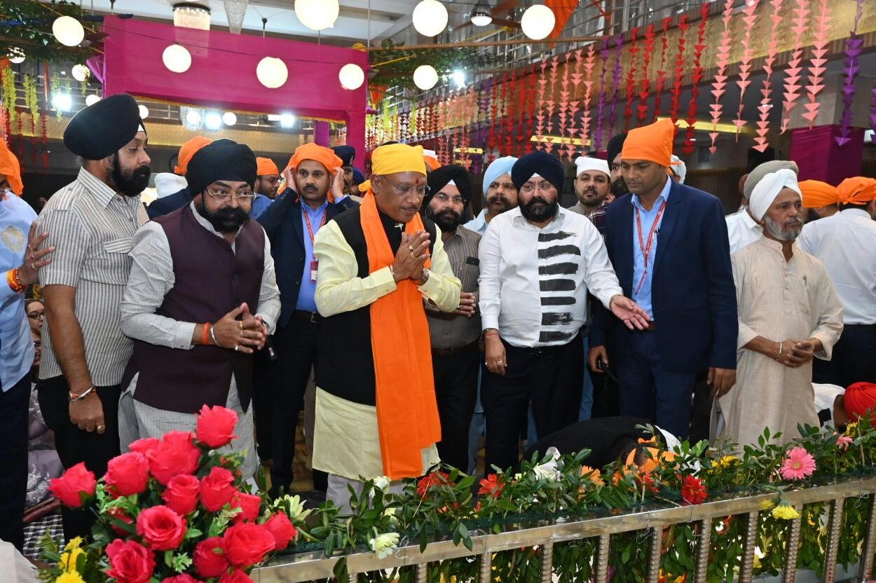 मुख्यमंत्री श्री साय सिखों के दशम गुरु गुरु गोविंद सिंह जी की जयंती समारोह में हुए शामिल, प्रदेशवासियों को प्रकाश पर्व की दी शुभकामनाएँ 1 1705479915 3039d4cd89bfcaec7ac6