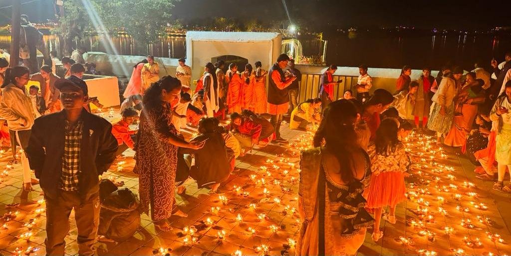 एक दीया प्रभु श्री राम के नाम’: 3 लाख दीपों से जगमगाया दलपत सागर 1 1705851912 9df270eb74d86807db62