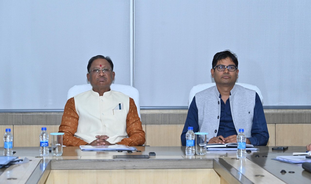 मुख्यमंत्री विष्णु देव साय ने अपने विभागों की बजट तैयारियों की समीक्षा 1 1705994268 efd6656843be407be699 1