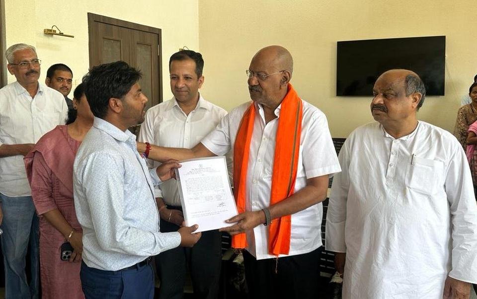 शिक्षा मंत्री बृजमोहन अग्रवाल ने नए व्याख्याताओं को नियुक्ति पत्र सौंपे 1 1709565808 f11626365dd7964bd421