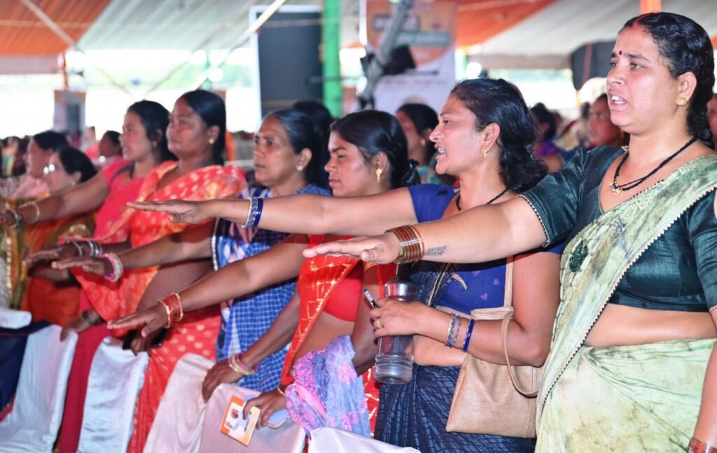 मुख्यमंत्री विष्णुदेव साय ने बाल विवाह मुक्त छत्तीसगढ़ अभियान का किया शुभारंभ, बाल विवाह रोकथाम संकल्प पत्र पर किए हस्ताक्षर 2 1710075882 3b048d026f37acdd9a7d8129306414240674465