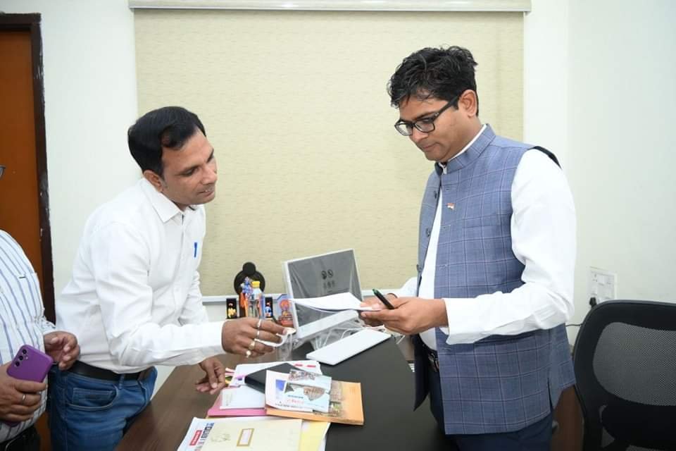 CG ब्रेकिंग : शासकीय कर्मचारियों को शुरू हुआ पुरानी पेंशन का लाभ मिलना, मृत कर्मचारी की पत्नी को शुरू हुआ पेंशन का भुगतान 1 IMG 20240302 WA0020