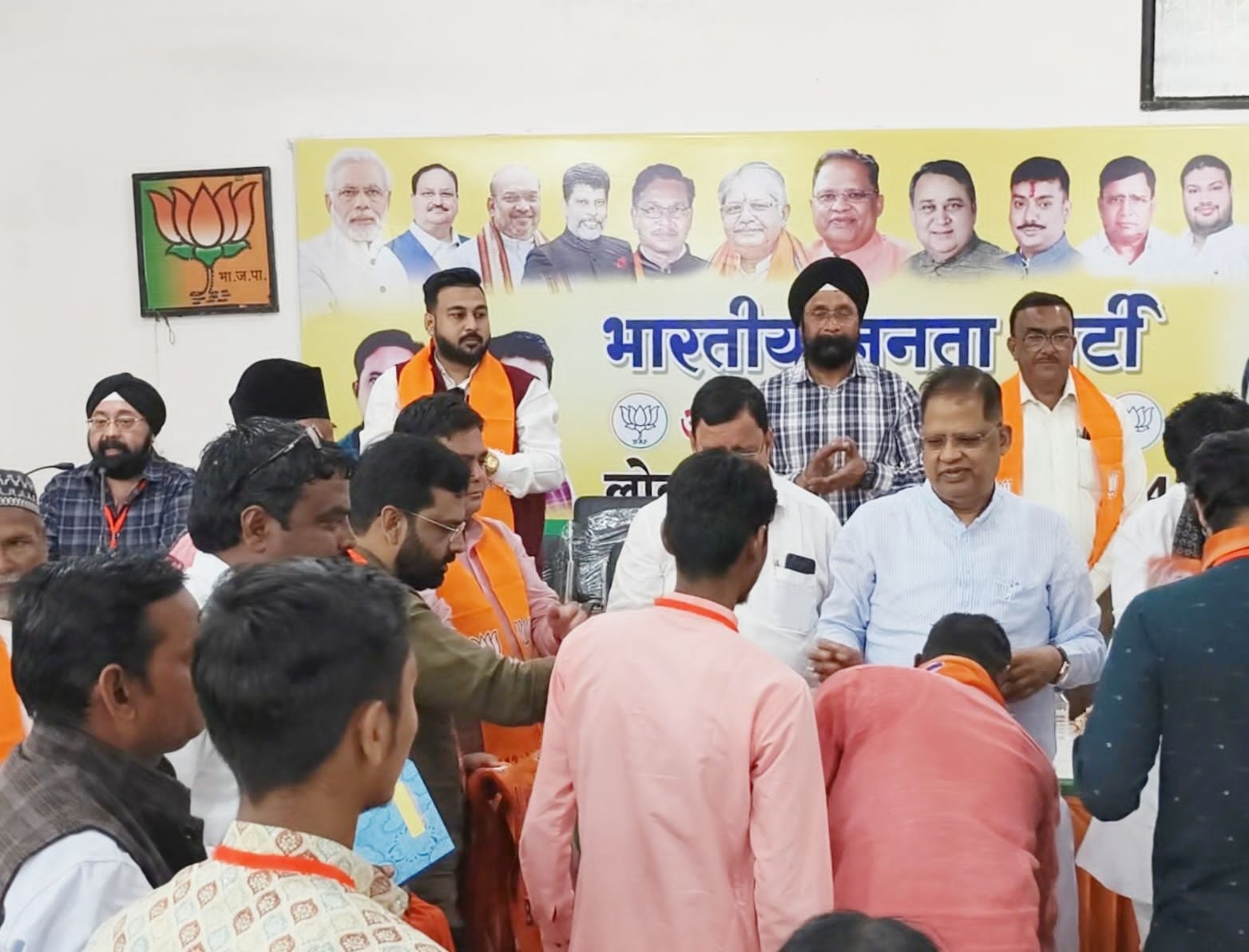 भारतीय जनता पार्टी के लोकसभा सम्मेलन में 50 से अधिक लोगों ने कांग्रेस का हाथ छोड़ भाजपा प्रवेश किया 1 IMG 20240308 WA0016