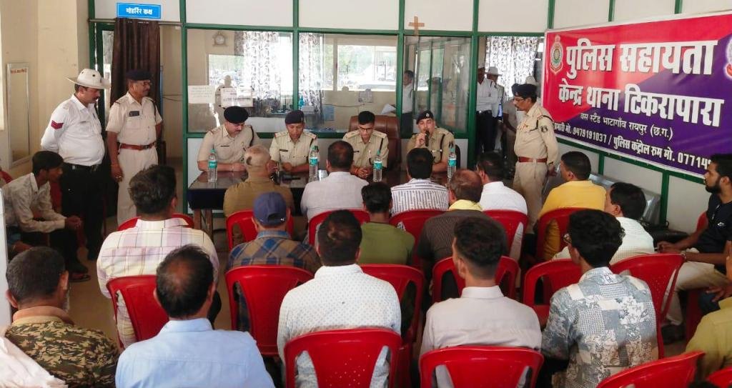 बसों में रेट लिस्ट और लंबी दूरी की बसों में सीसीटीवी कैमरे लगाएं : एएसपी शर्मा 1 20240403175255 bus baithak