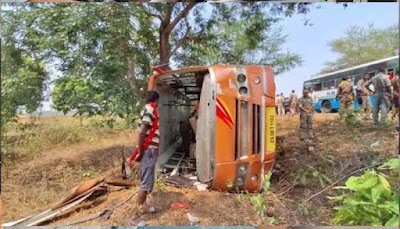 CG : चुनावी ड्युटी से लौट रहे CRPF जवानों की बस पलटी, 10 घायल 1 BUS
