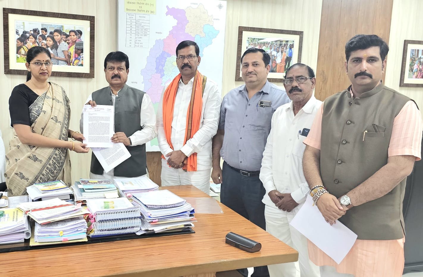 प्रधानमंत्री पर विवादित और हिंसात्मक टिप्पणी पर भाजपा ने की निर्वाचन आयोग में शिकायत : कवासी लखमा की उम्मीदवारी रद्द कर; एफआईआर करने की मांग, चुनाव प्रचार में भी प्रतिबंध लगाने की मांग 1 IMG 20240410 WA0046