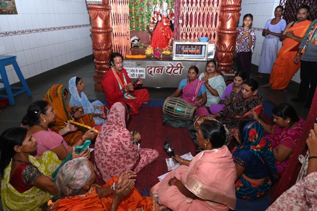 पं. सुन्दर लाल शर्मा वार्ड में लोकसभा प्रत्याशी विकास उपाध्याय का सघन जनसंपर्क 2 IMG 20240410 WA0059