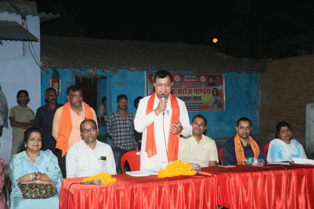 कांग्रेस के नेताओं ने इतने भ्रष्टाचार किए की आज कांग्रेस के ही कार्यकताओं को वोट मांगने मे शर्म आ रही: उद्योग मंत्री श्री देवांगन 1 IMG 20240426 WA0045