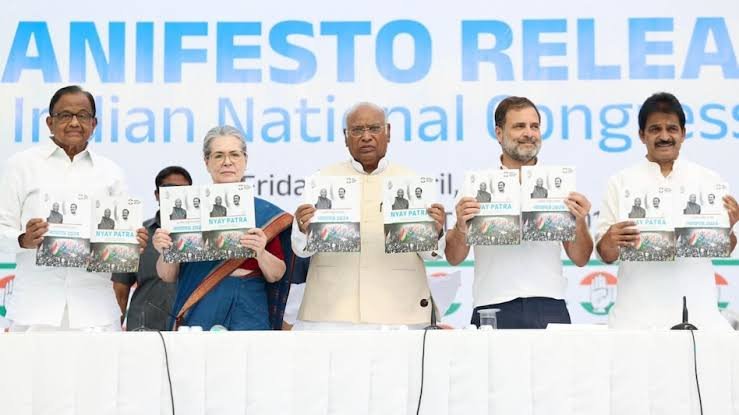कांग्रेस के घोषणा पत्र में 5 न्याय, 25 गारंटी: किसानों को MSP गारंटी, महिलाओं को 1 लाख रुपये सालाना, मनरेगा में न्यूनतम मजदूरी 400 करने का वादा 1 images 87